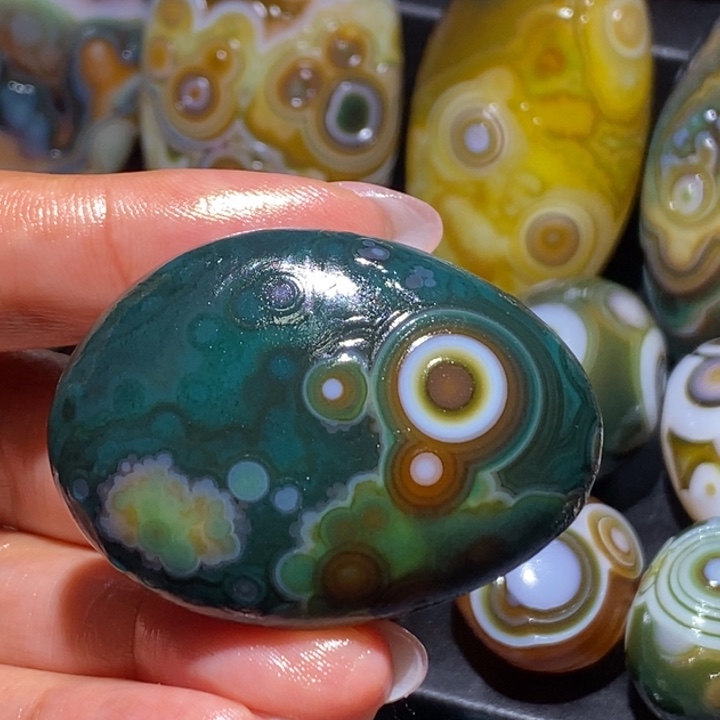 玛瑙/玉髓未镶嵌珠宝奇石104