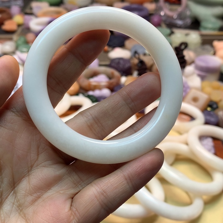 石英岩玉未镶嵌白桃奶昔55微微