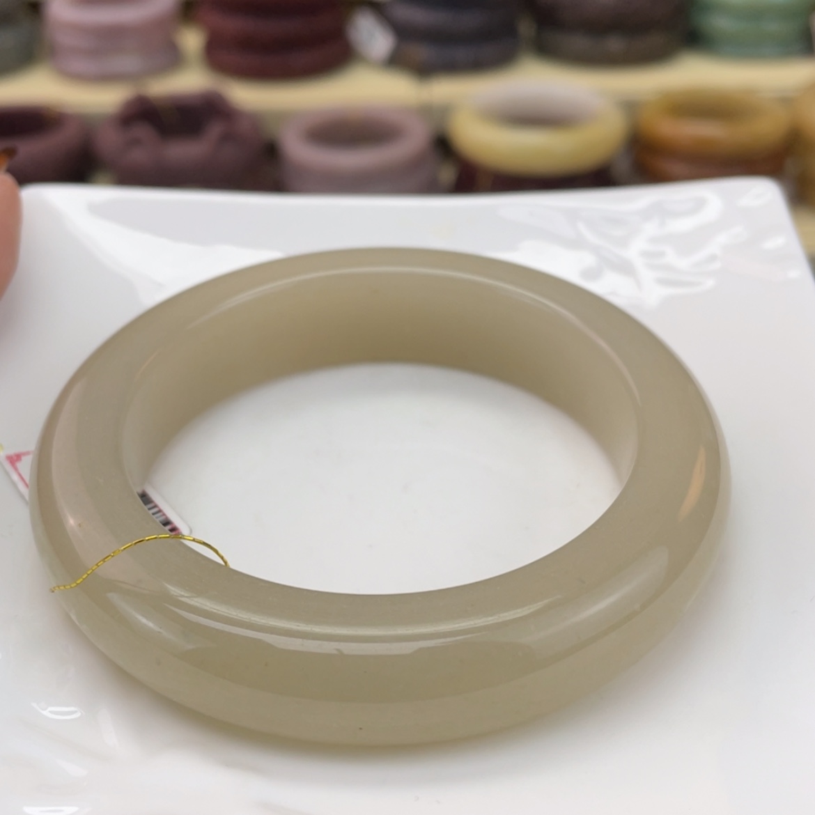 【闪购商品】石英质玉手镯未镶嵌