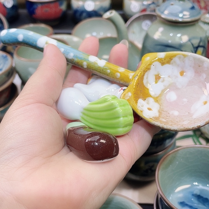 淡*的景德镇陶瓷博物有限公司