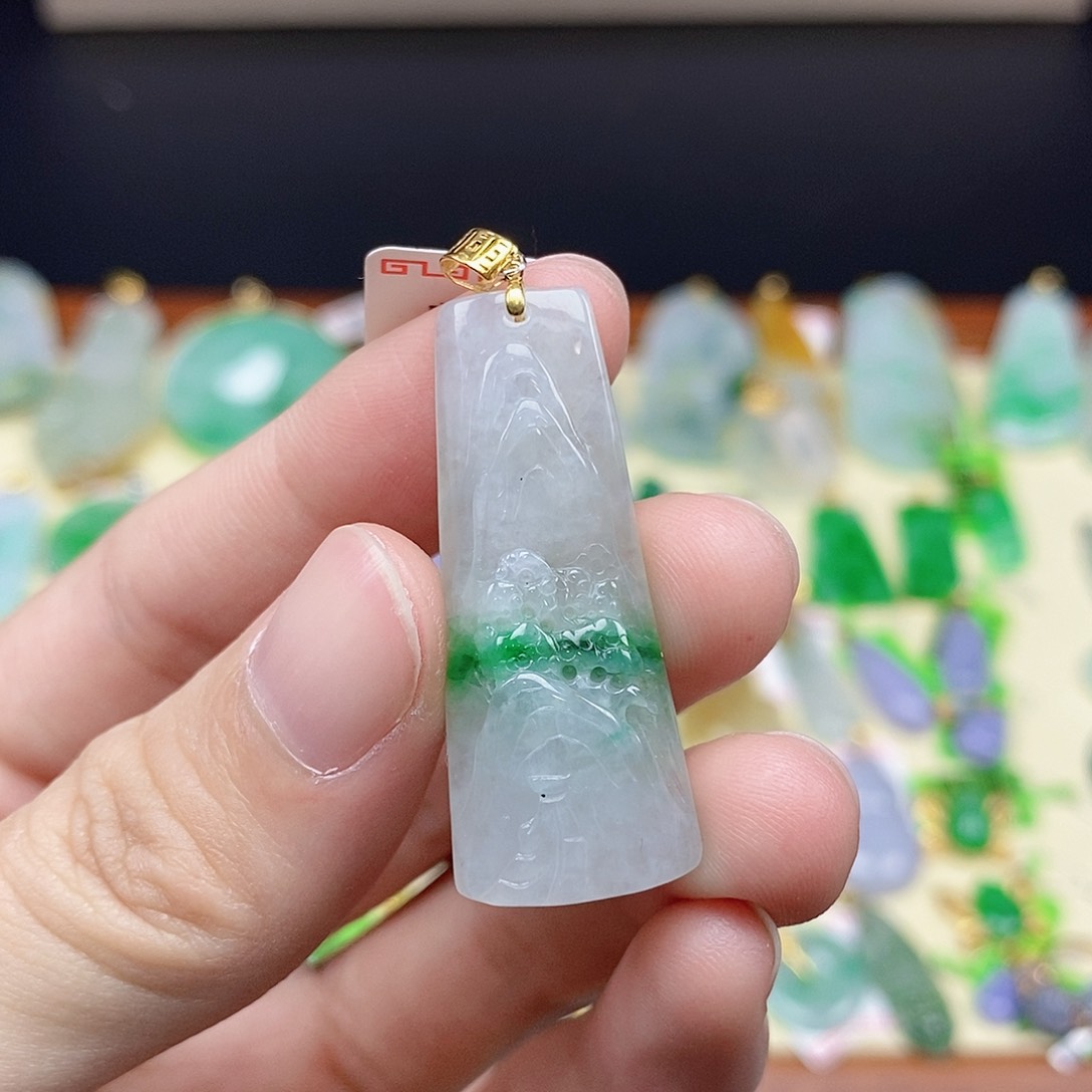 翡翠颈饰18K金镶嵌翡翠