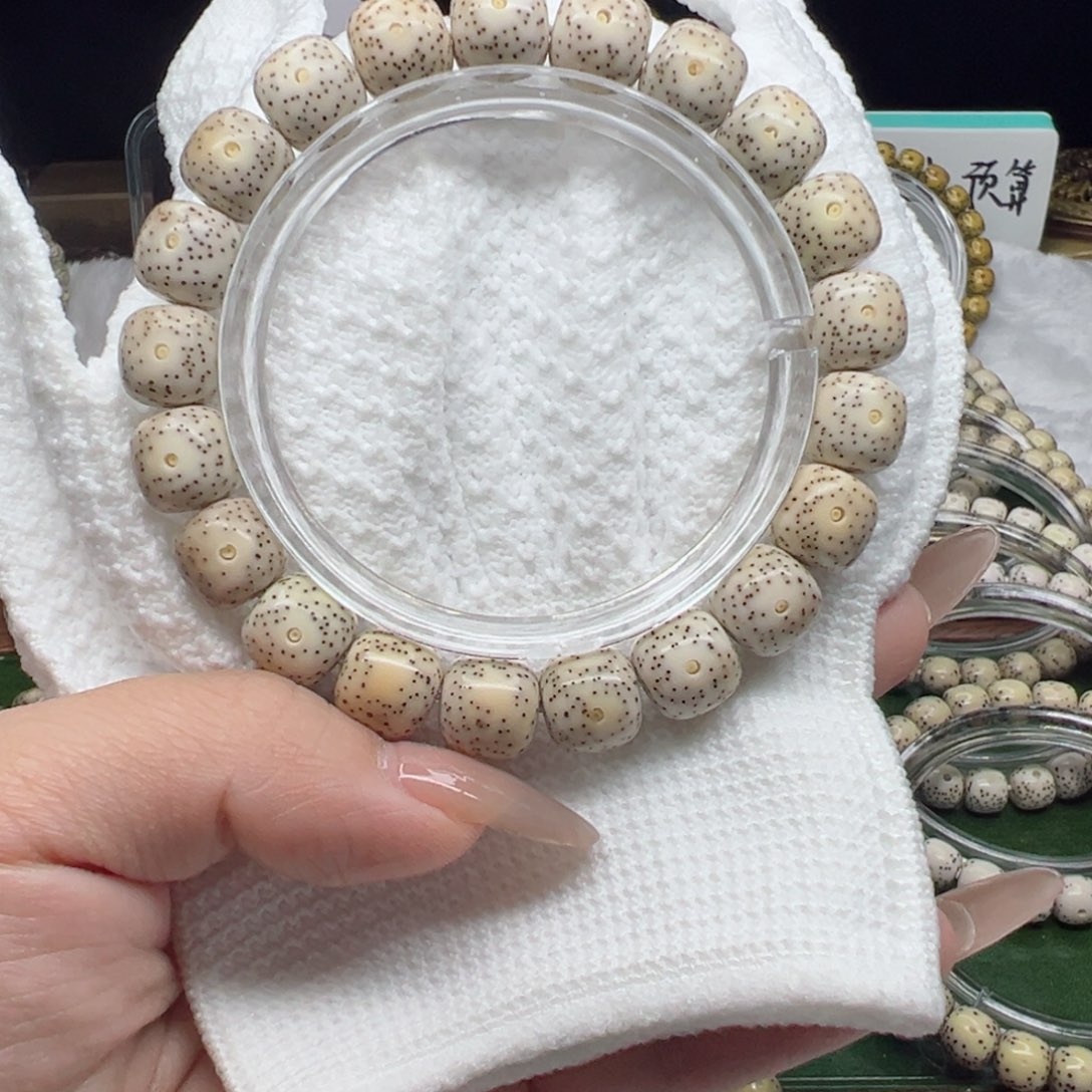 星月菩提手串11x10全星点毕业级