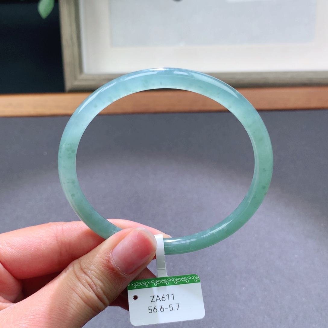 翡翠手镯未镶嵌天然翡翠手镯叮当镯
