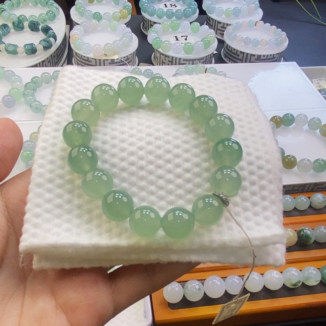 P***r定制翡翠未镶嵌翡翠