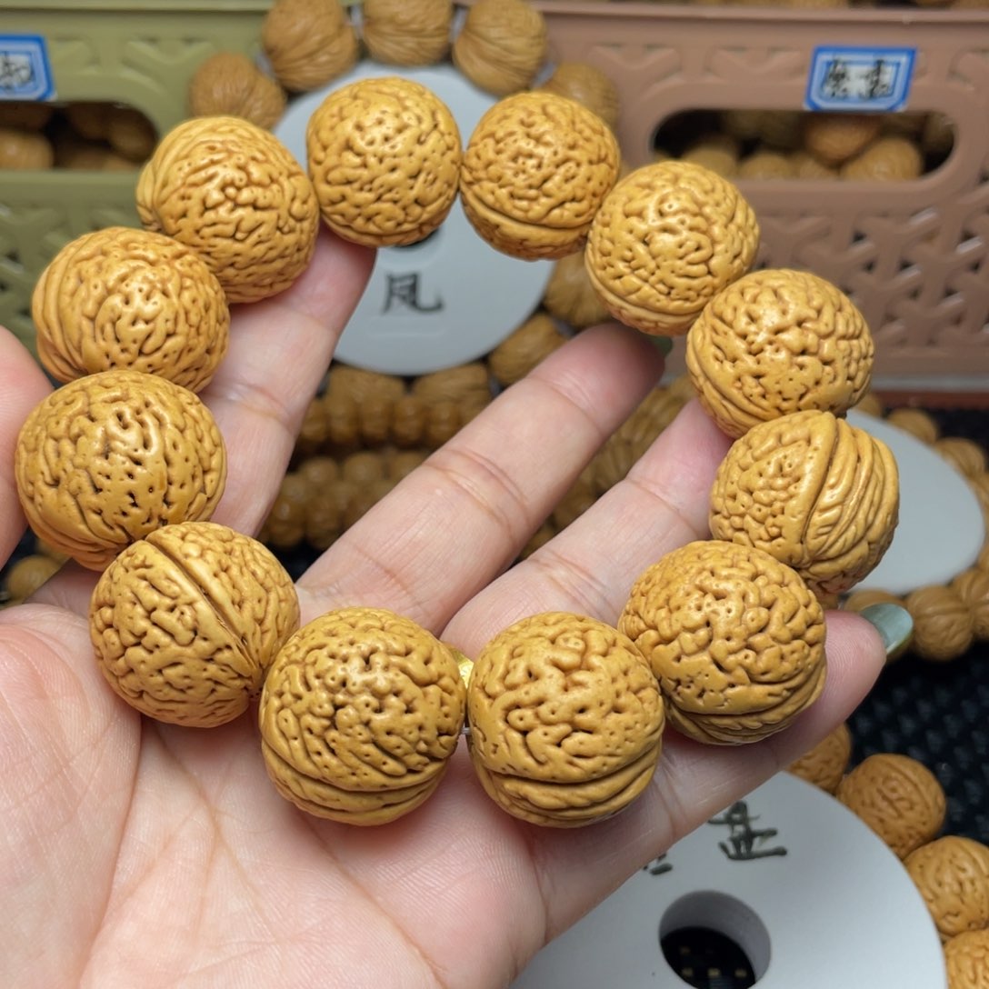 大***广大叶紫檀（黑酸枝木类）皮质规整度真高！