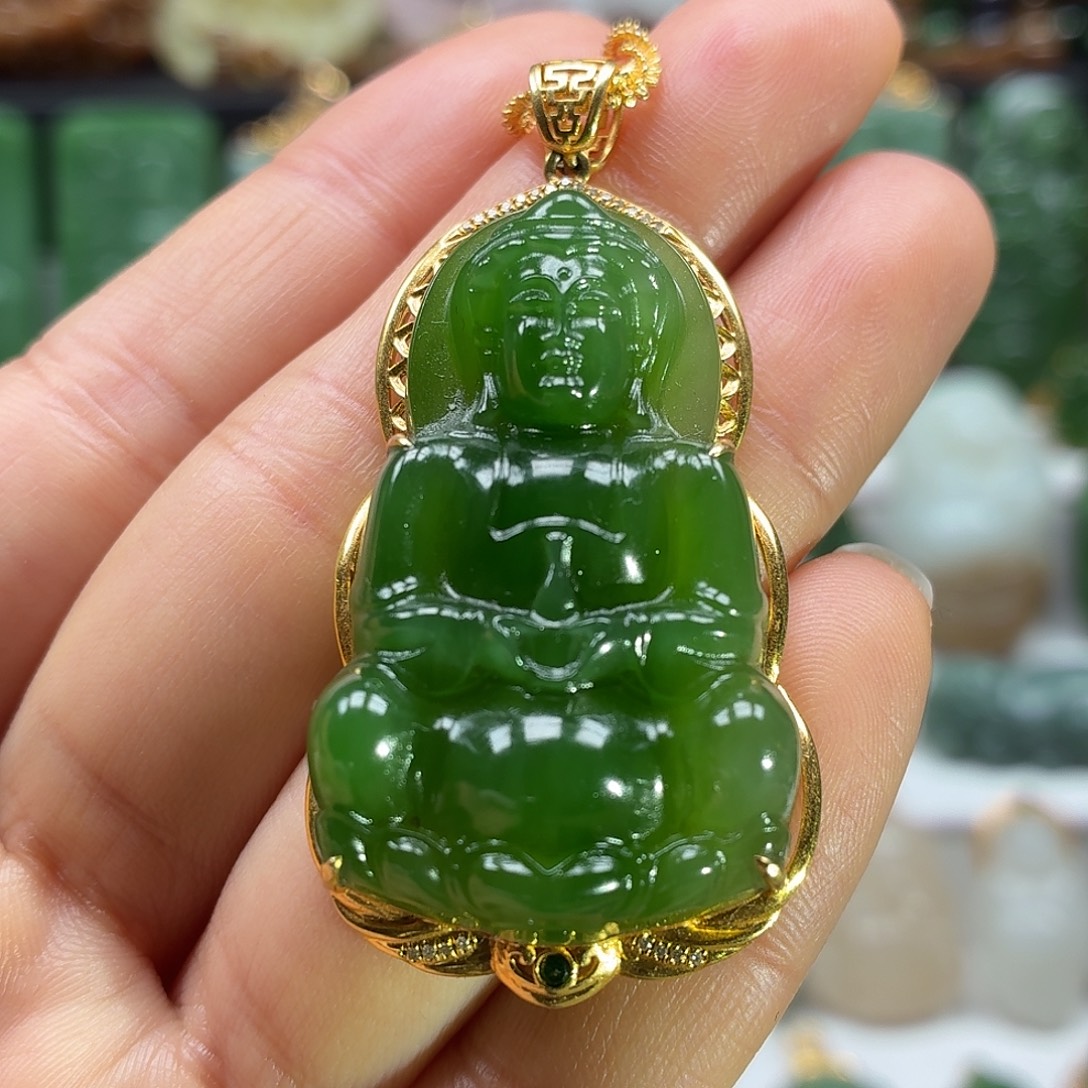 和田玉18K金镶嵌颈饰辣冰阳绿