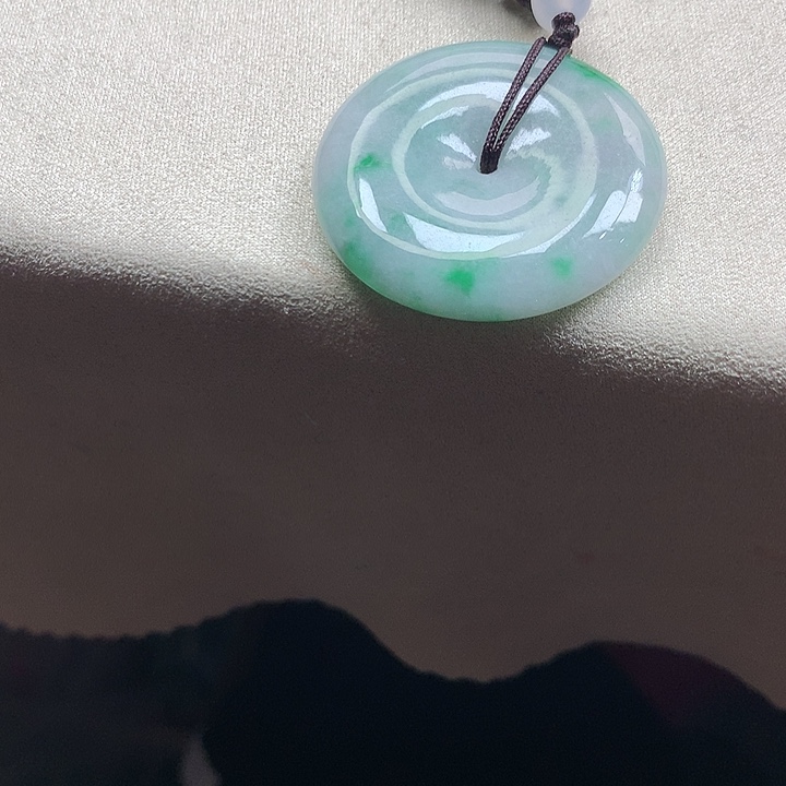 翡翠颈饰未镶嵌吊坠