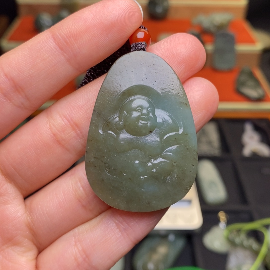 和田玉颈饰足铂镶嵌