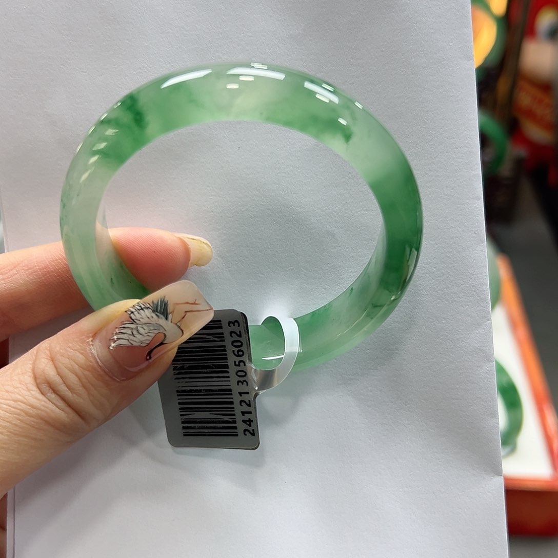 石英质玉手镯未镶嵌如**烟