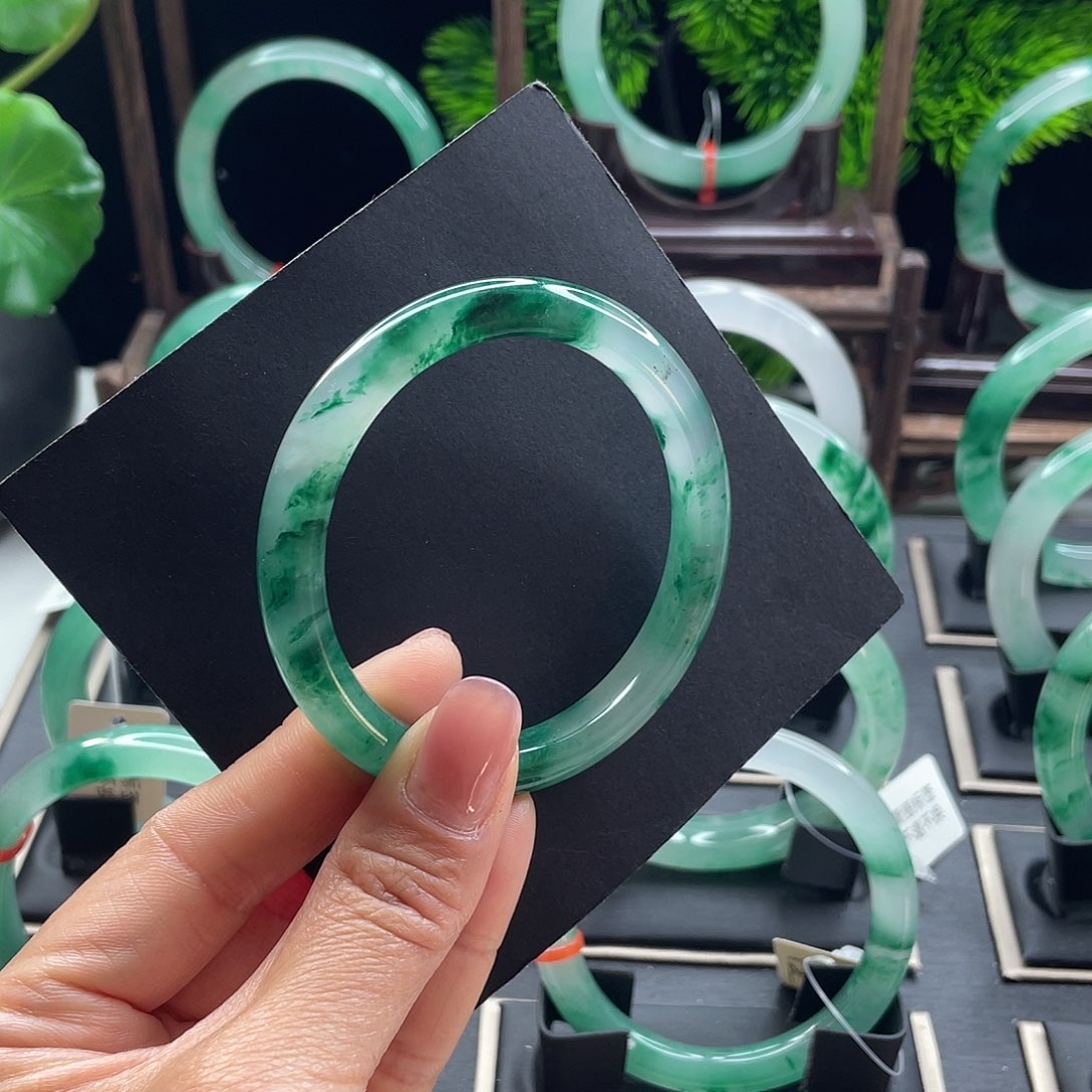 石英质玉未镶嵌手镯