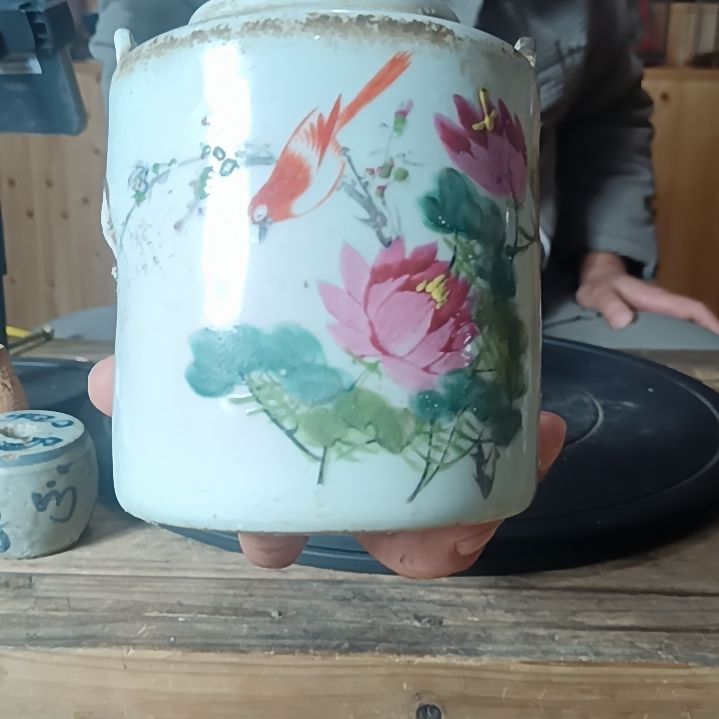 罐有残的，一个茶壶。。。。。。