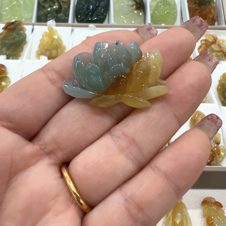 烟***梦蛇纹石玉未镶嵌颈饰