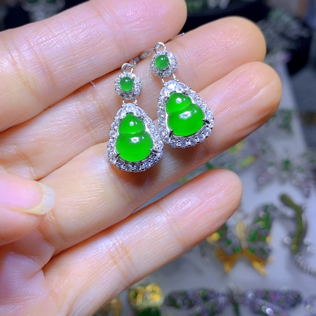 翡翠颈饰银S925镶嵌天然翡翠