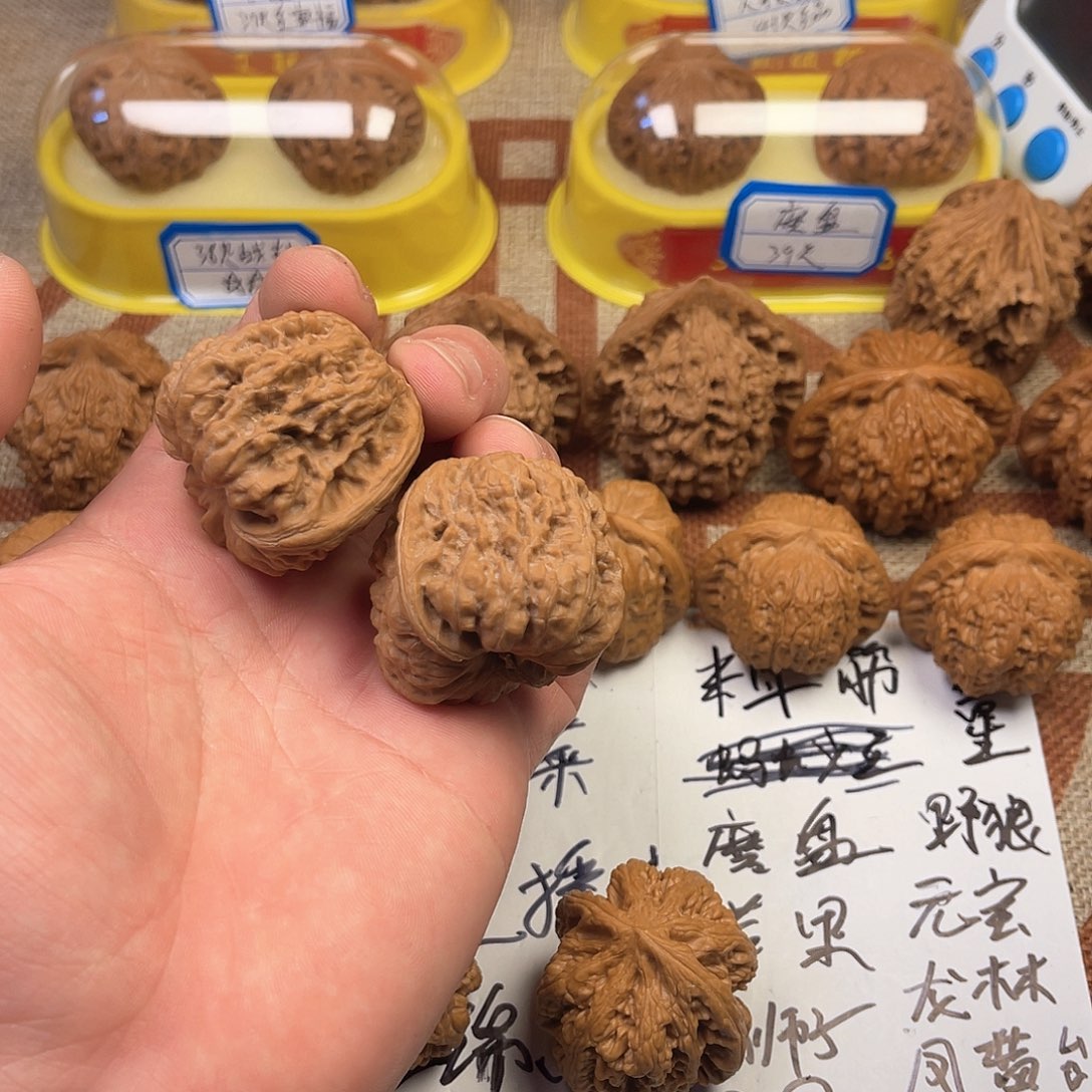 核桃把件40尺金蟾型平谷凹底