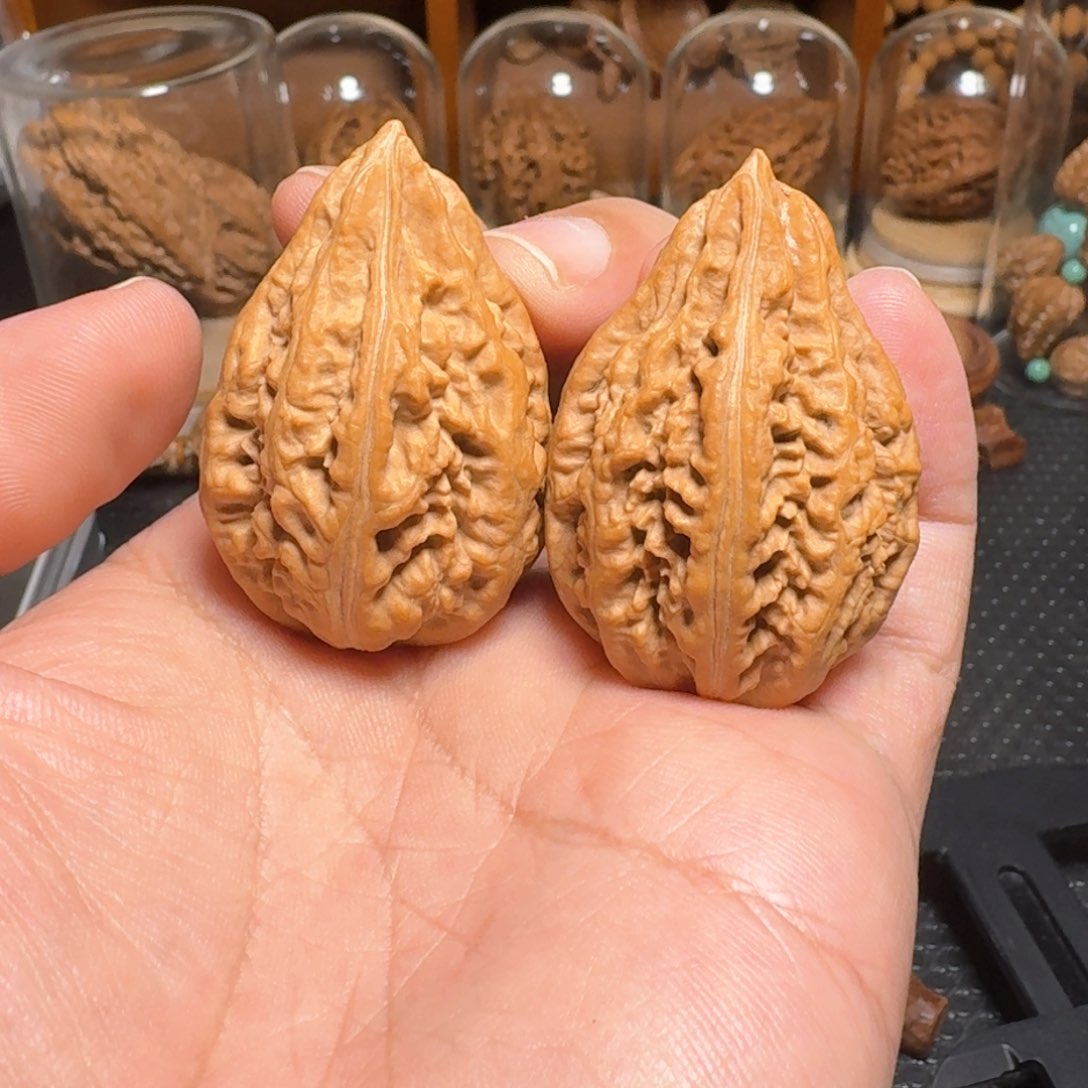 文玩核桃把件蚂蚁奶瓶