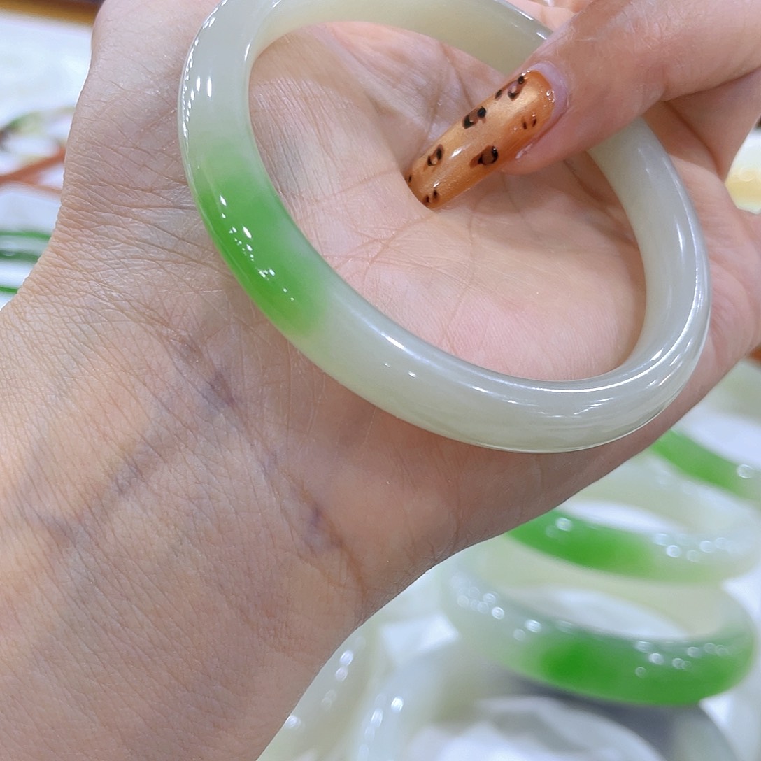 未镶嵌手镯和田玉大*逗