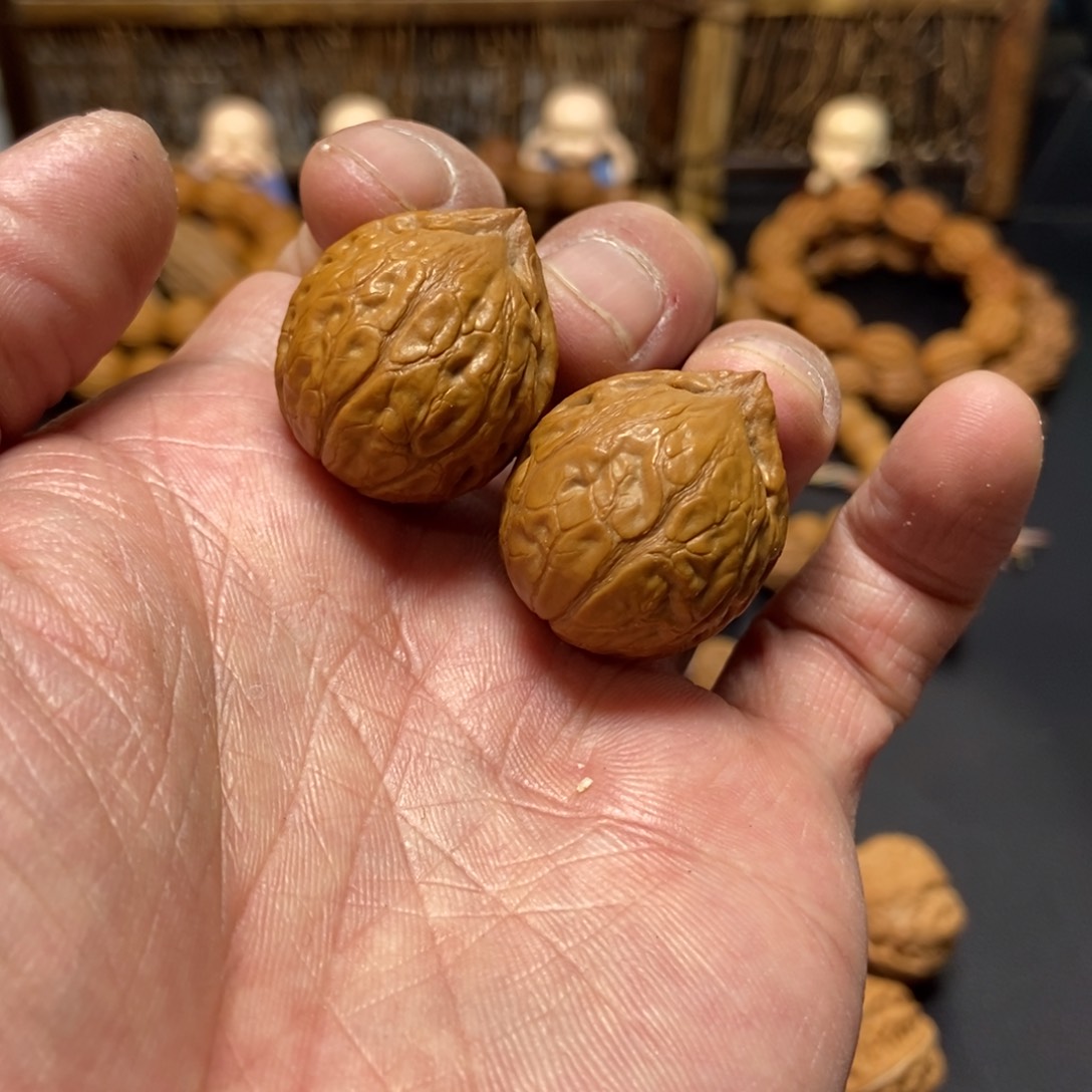 文玩核桃吊坠秋子