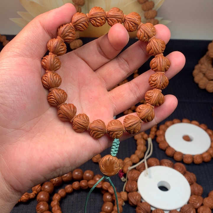 手串桃核陇****通红魔1.5