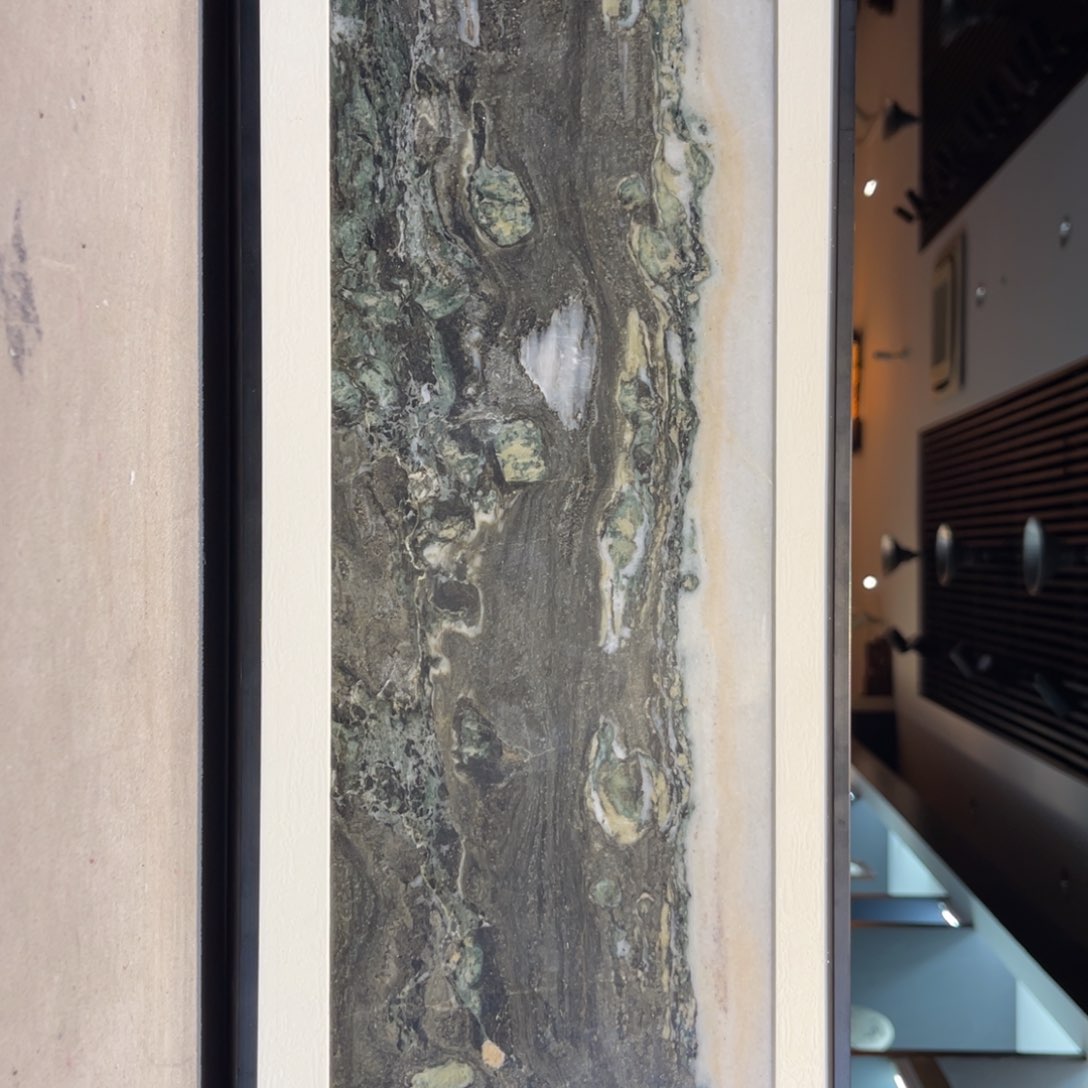 彩石43/20 三峡清江画面石