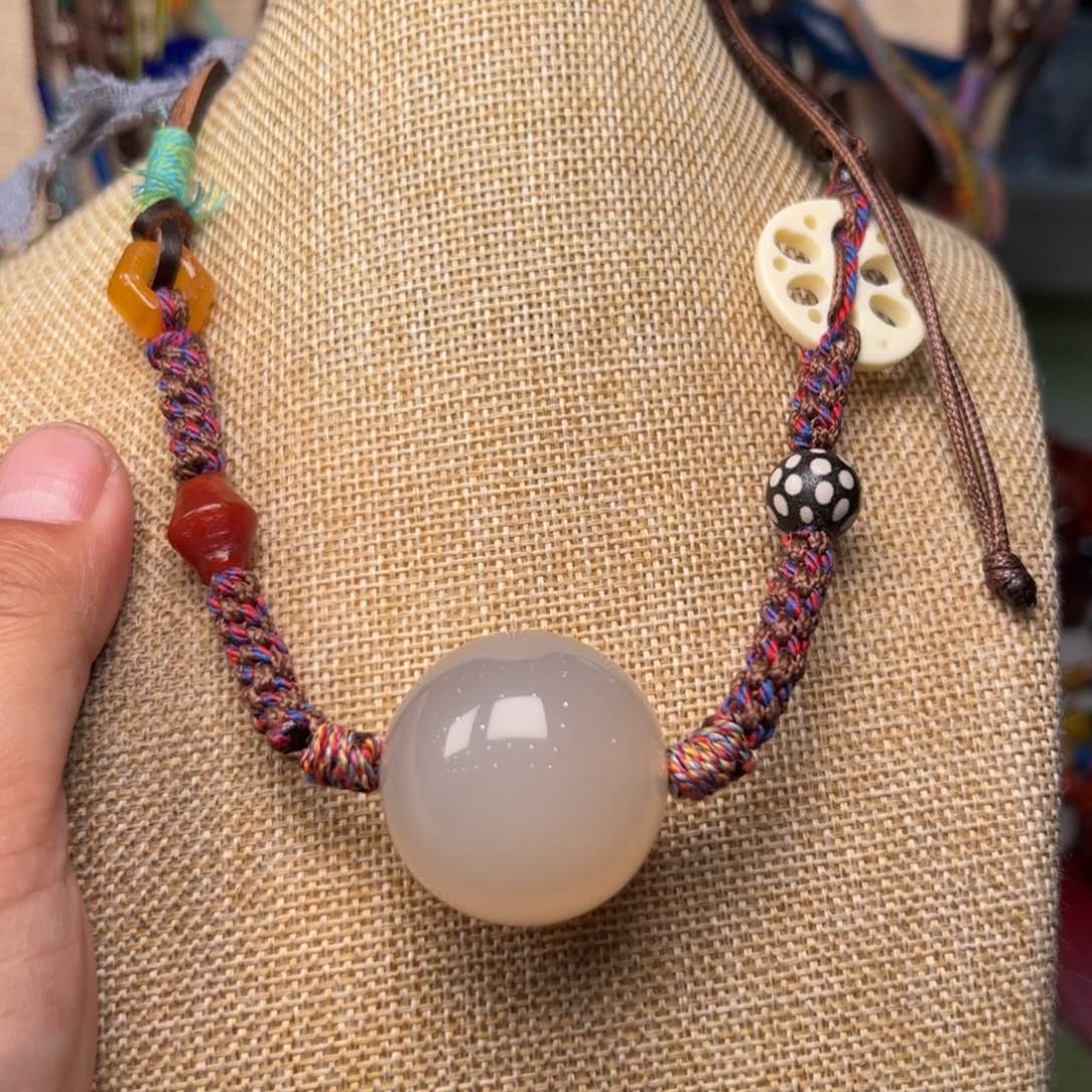 玛瑙/玉髓颈饰未镶嵌