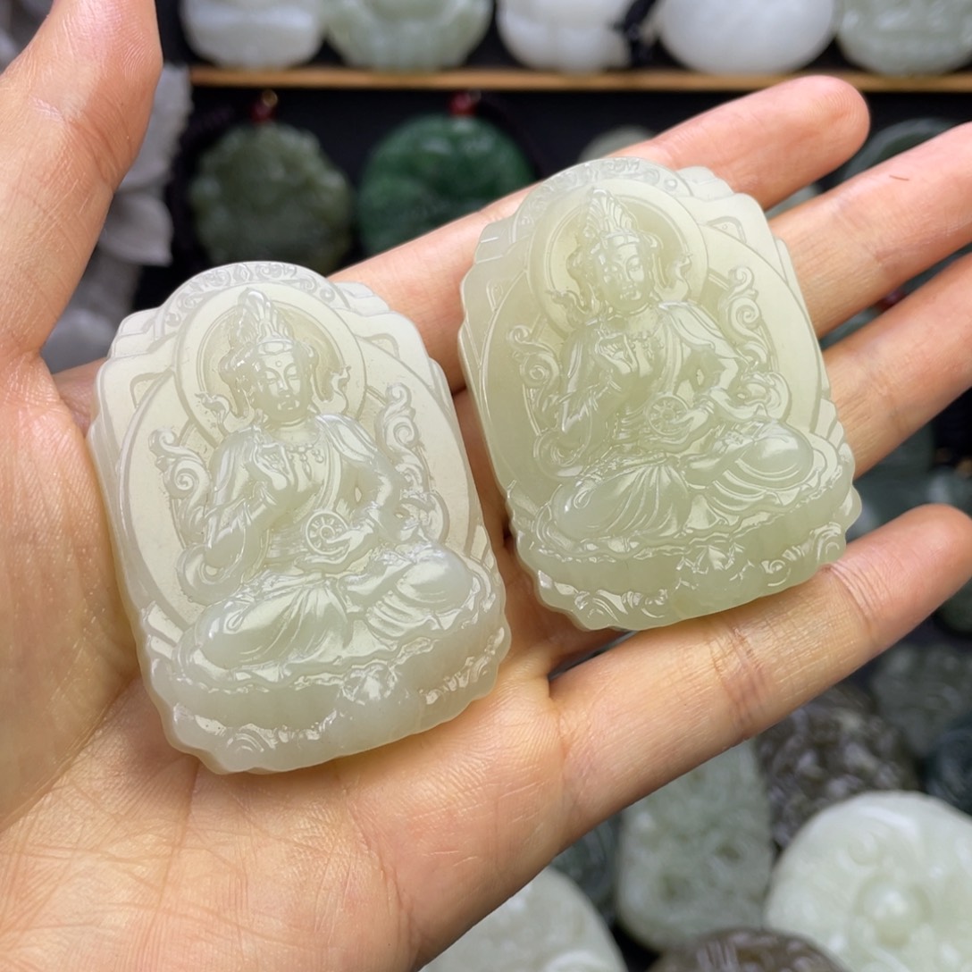 南***山和田玉未镶嵌颈饰