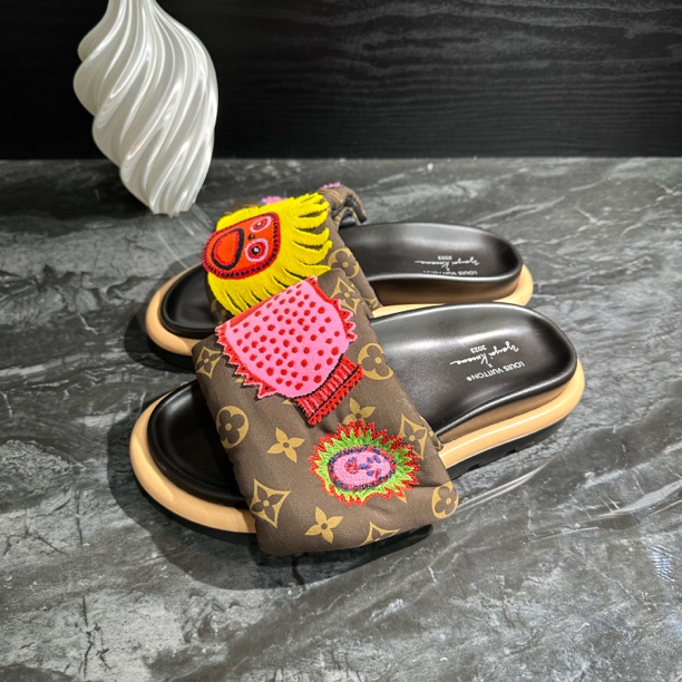 99新 LouisVuitton/路易威登 36码/草间弥生联名魔术贴拖鞋板鞋