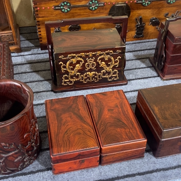 M***y贡木盒子一对一对。