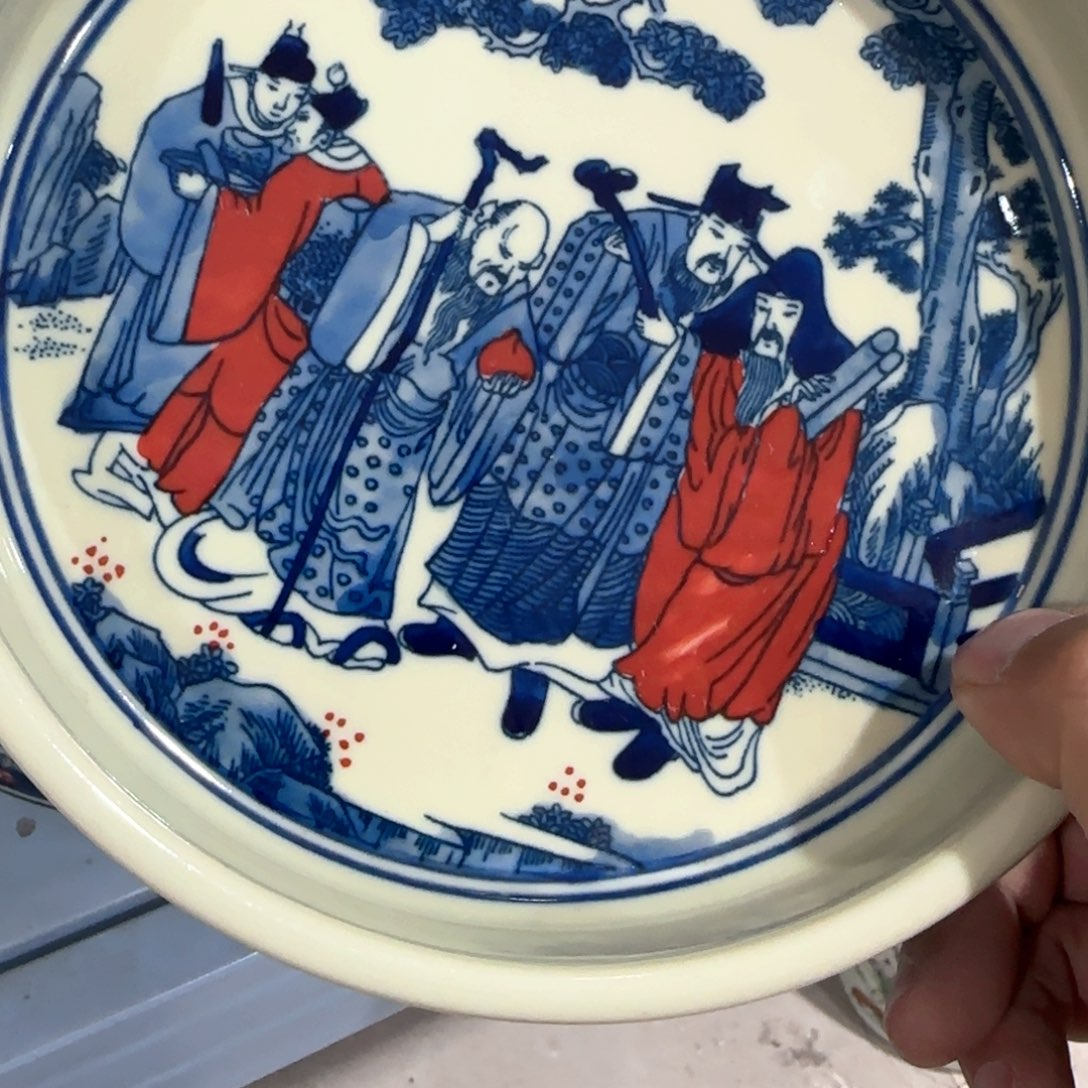 瓷片瓷器等为原料而形成独特艺术形式