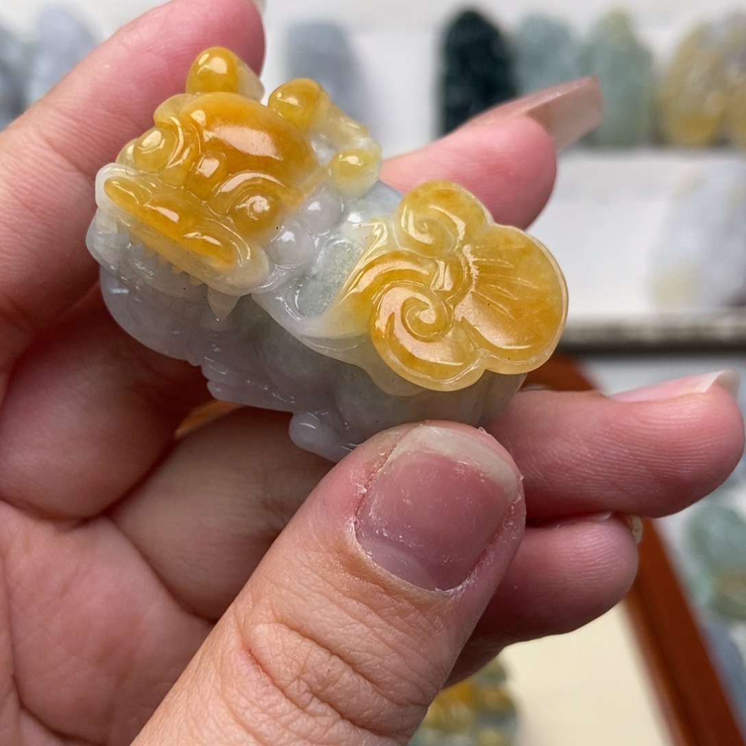 翡翠吊坠(赠链)未镶嵌