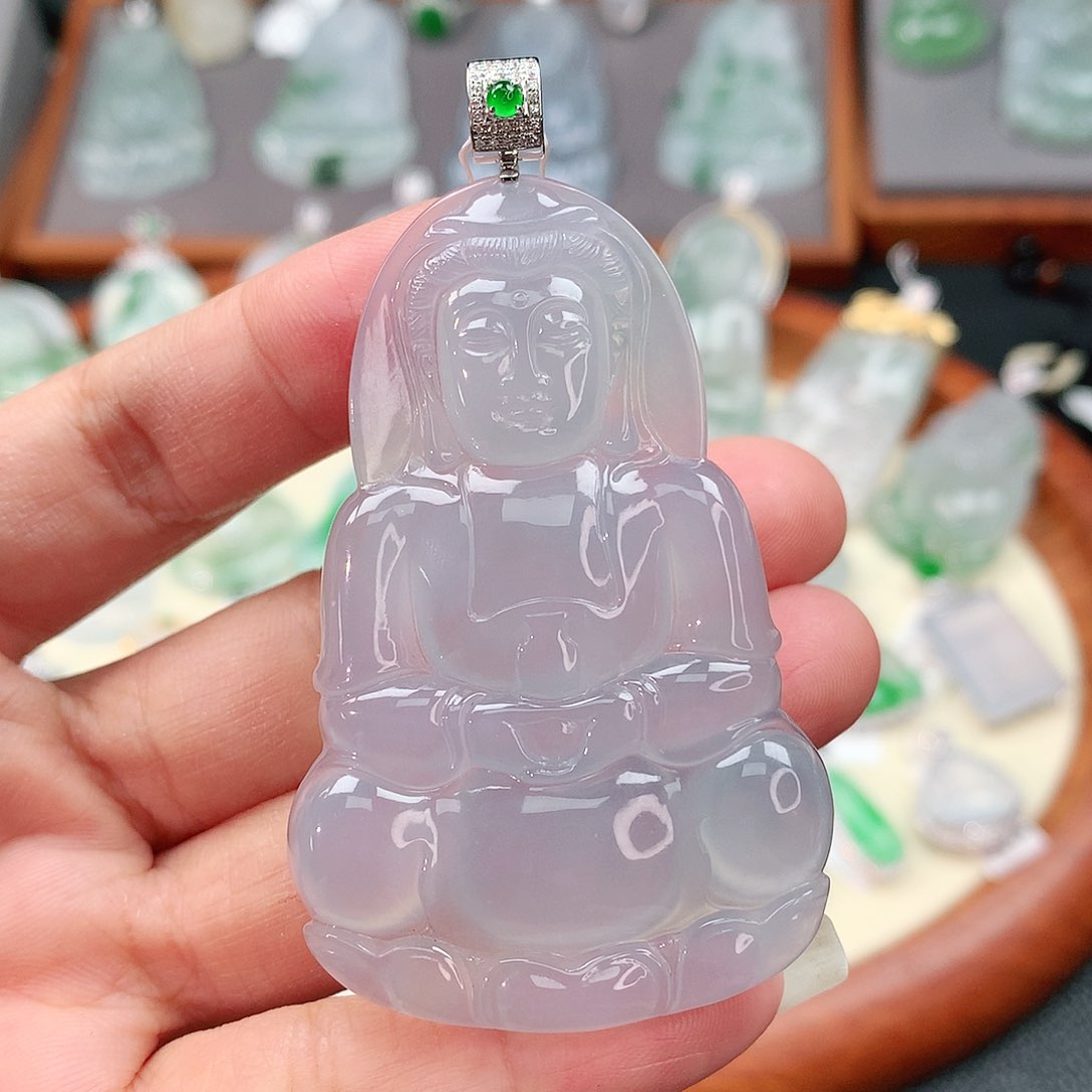 颈饰18K金镶嵌翡翠观音