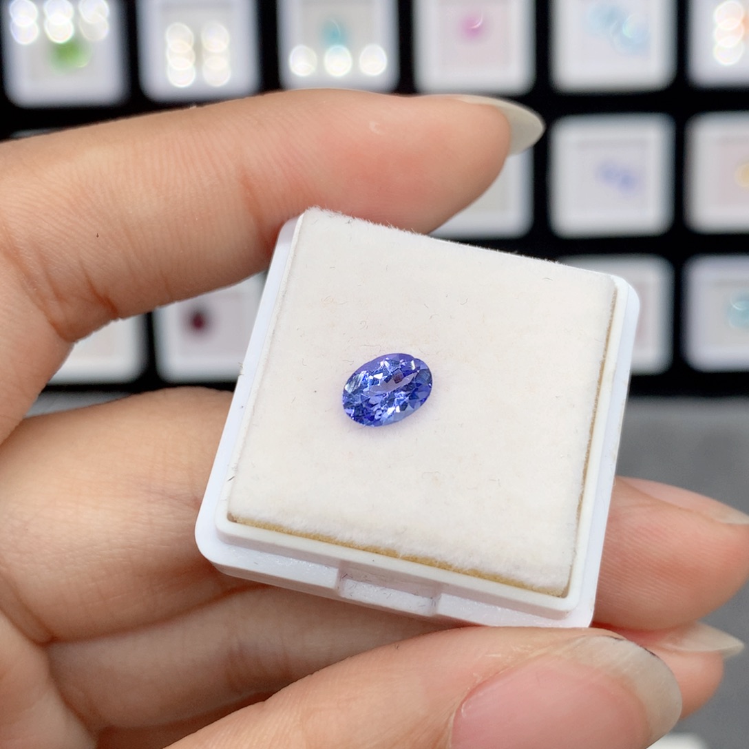 坦桑石裸石未镶嵌5*7mm