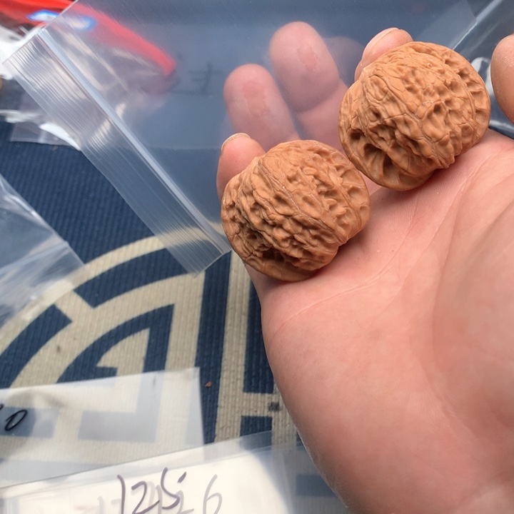 文玩核桃吊坠40磨盘124