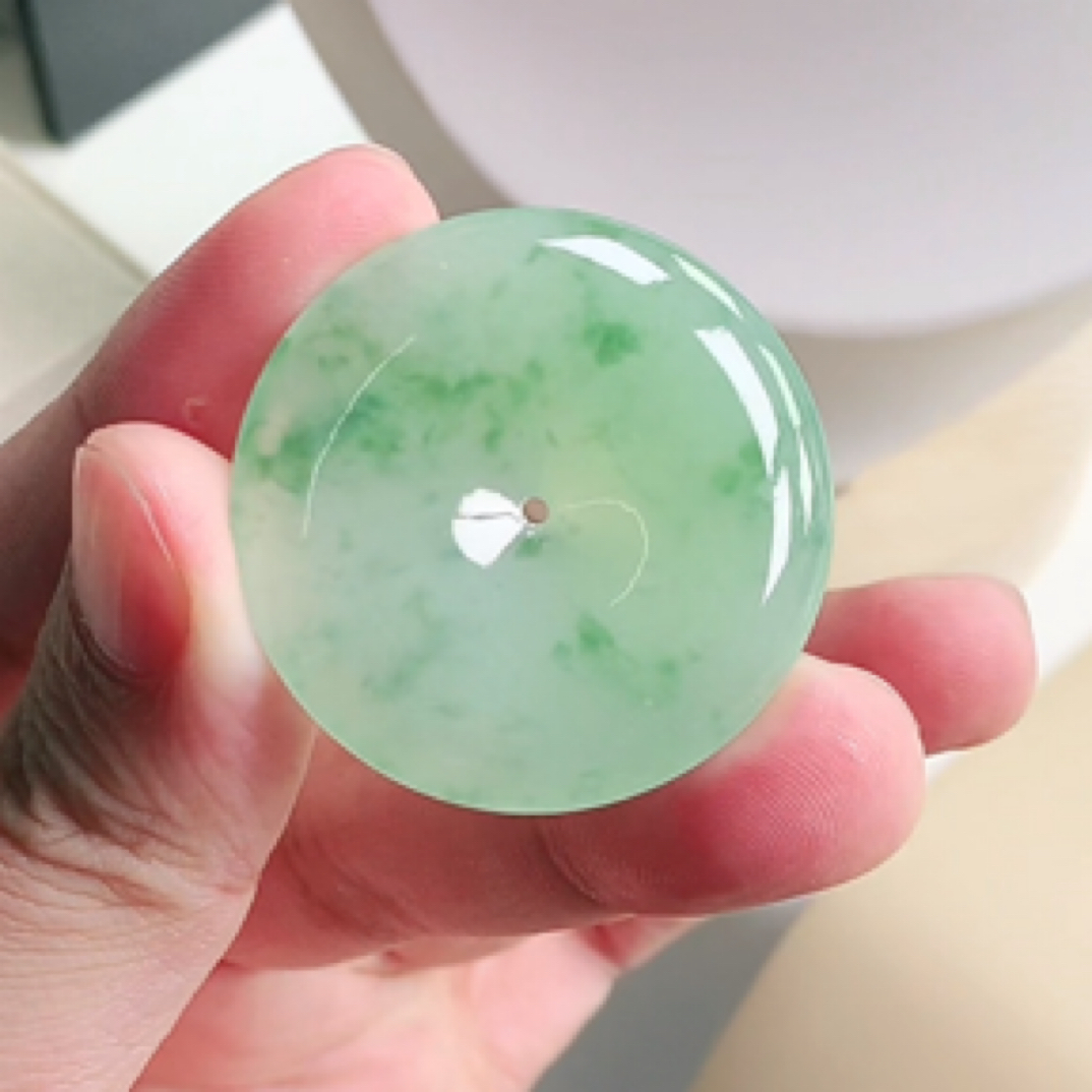 缅甸天然翡翠吊坠