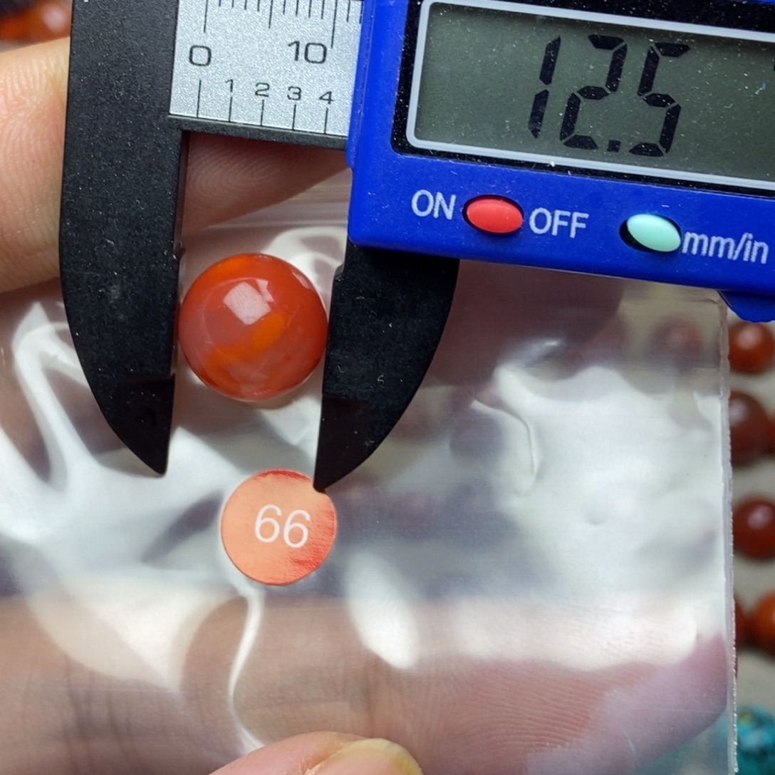 南红玛瑙未镶嵌南红玛瑙有瑕疵