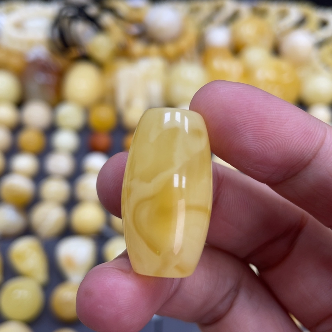 琥珀未镶嵌裸石15*27mm