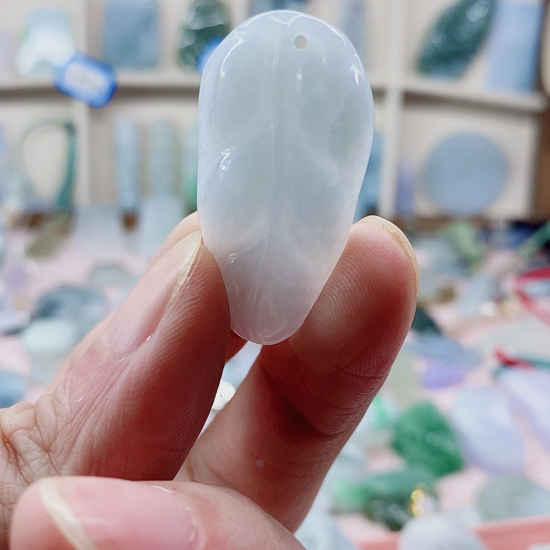 颈饰未镶嵌翡翠天然