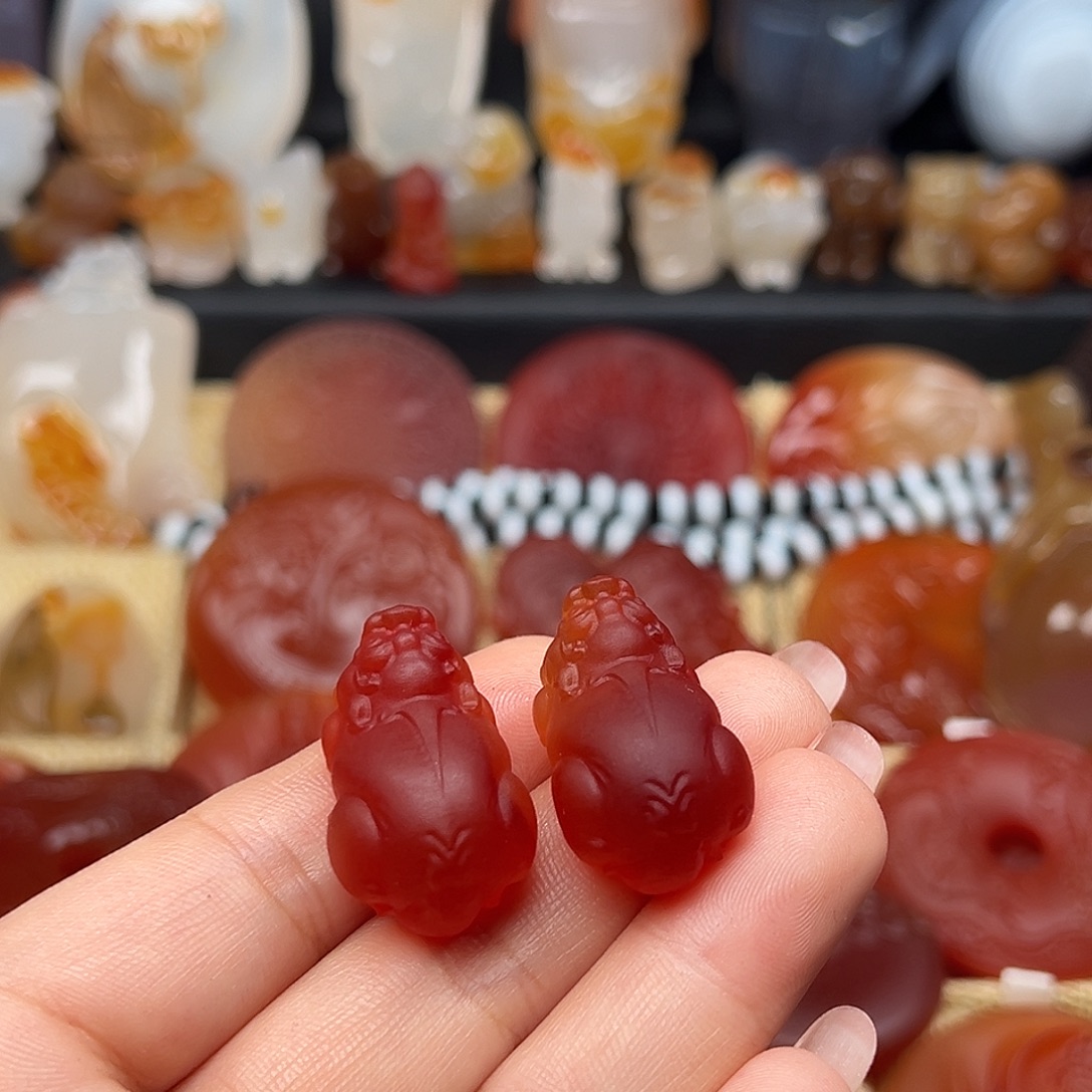 赵***才玛瑙/玉髓未镶嵌颈饰