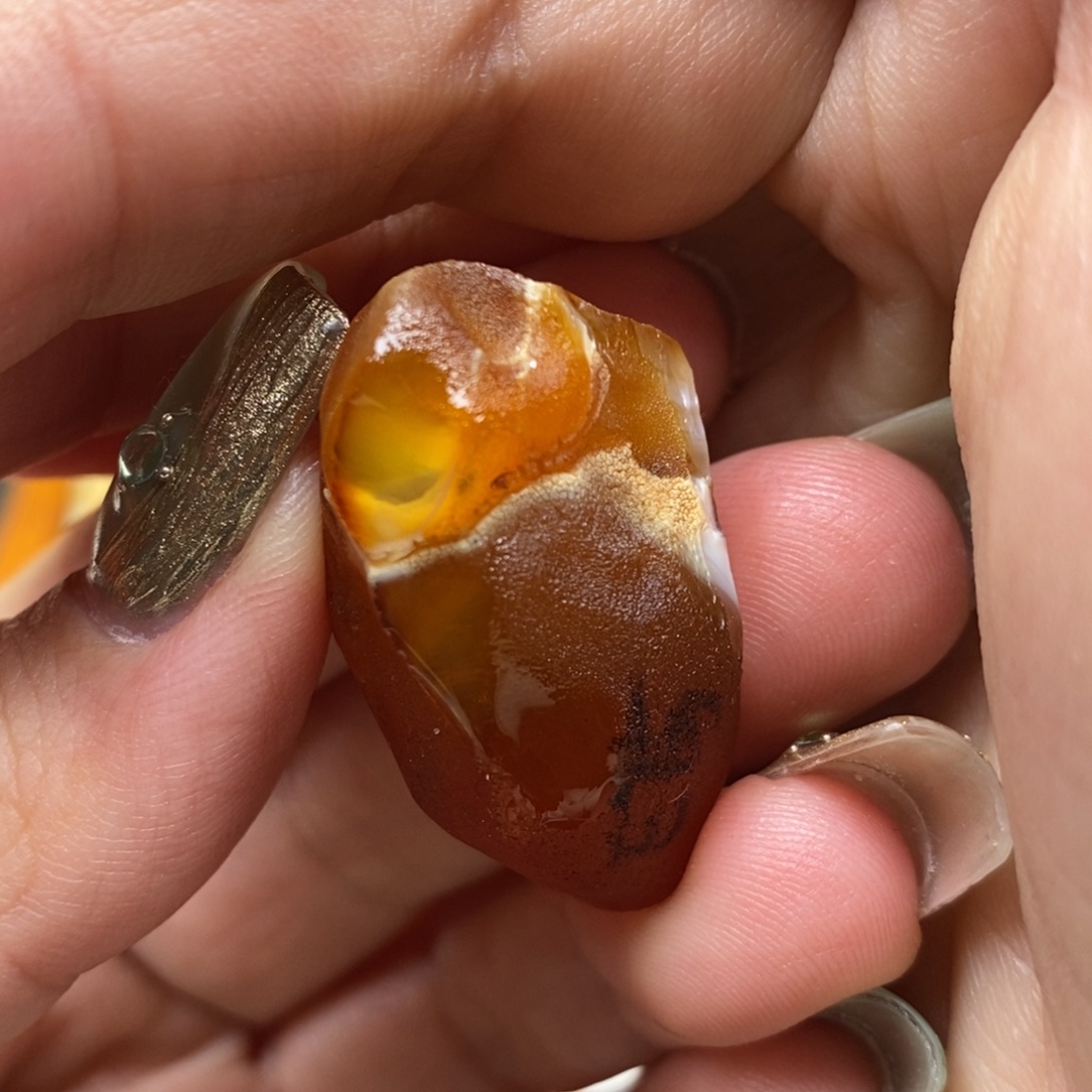定制琥珀未镶嵌蜜蜡