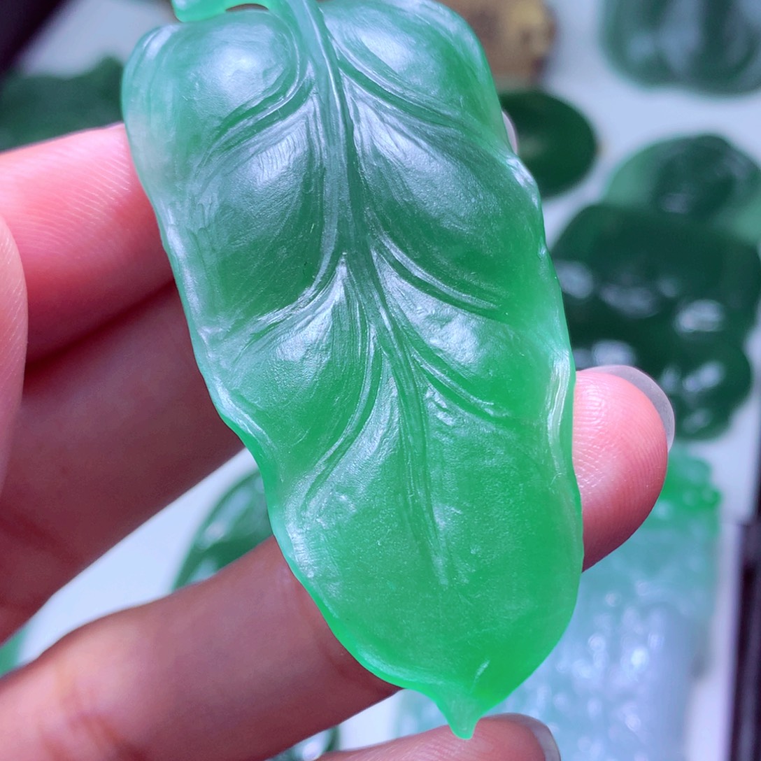 阿****定制翡翠未镶嵌天然