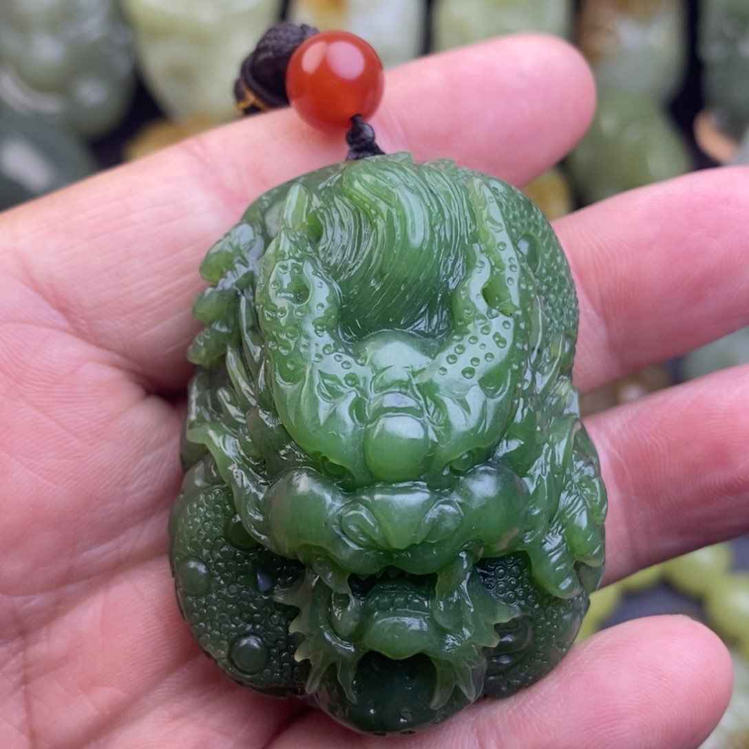 和田玉未镶嵌把件