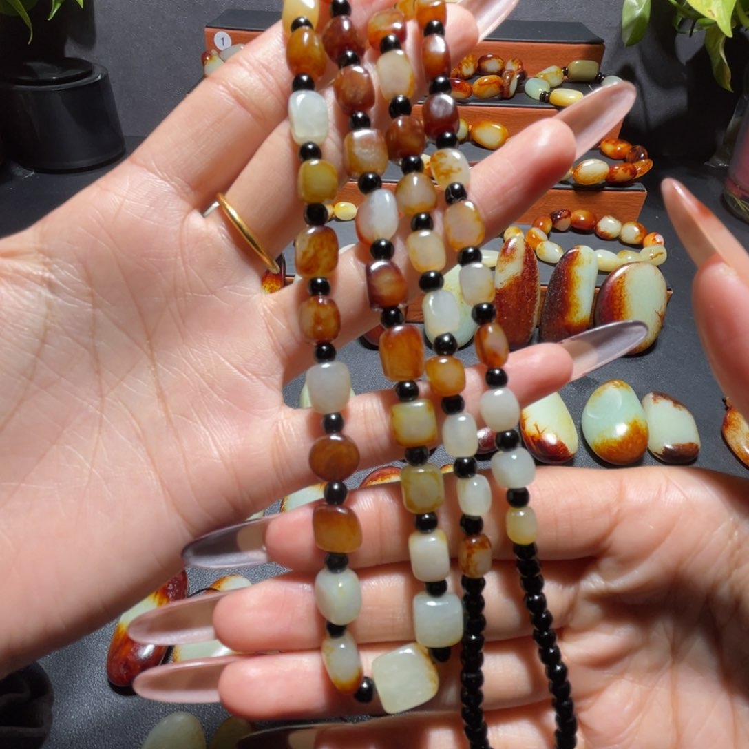 颈饰未镶嵌和田玉强***?