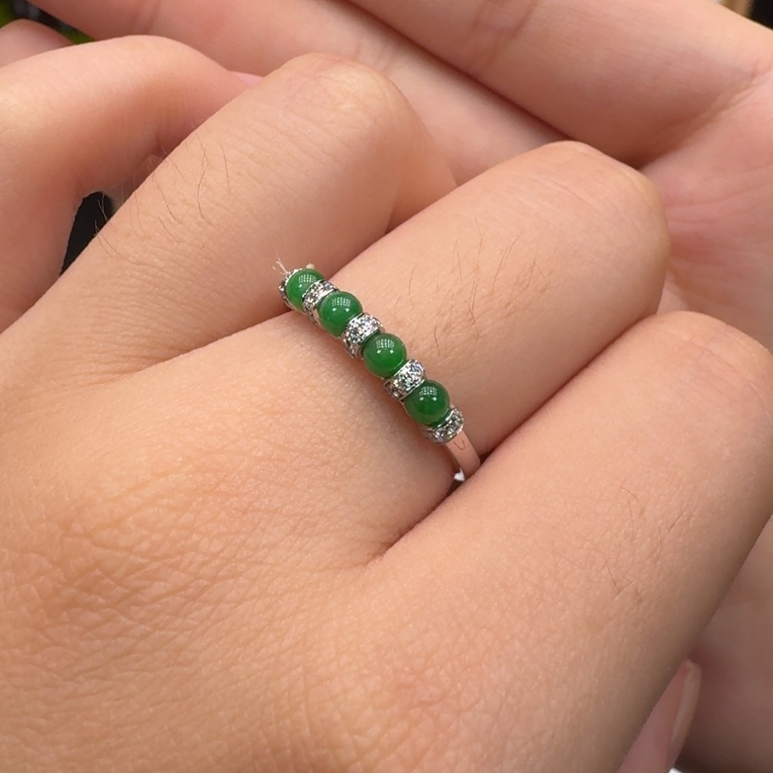 18K金镶嵌戒指翡翠排戒