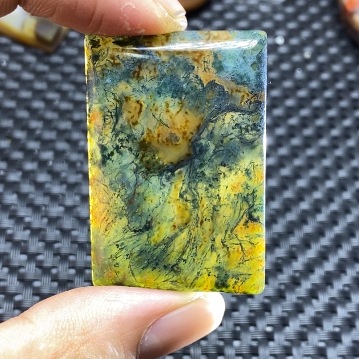 玛瑙/玉髓颈饰未镶嵌了**己