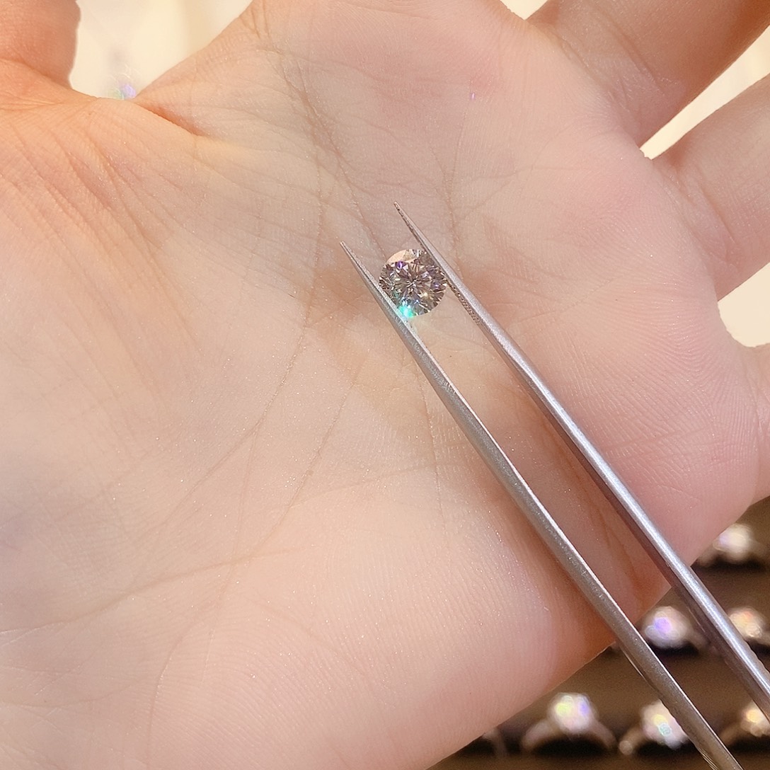 925银合成碳硅石50分真爱加冕