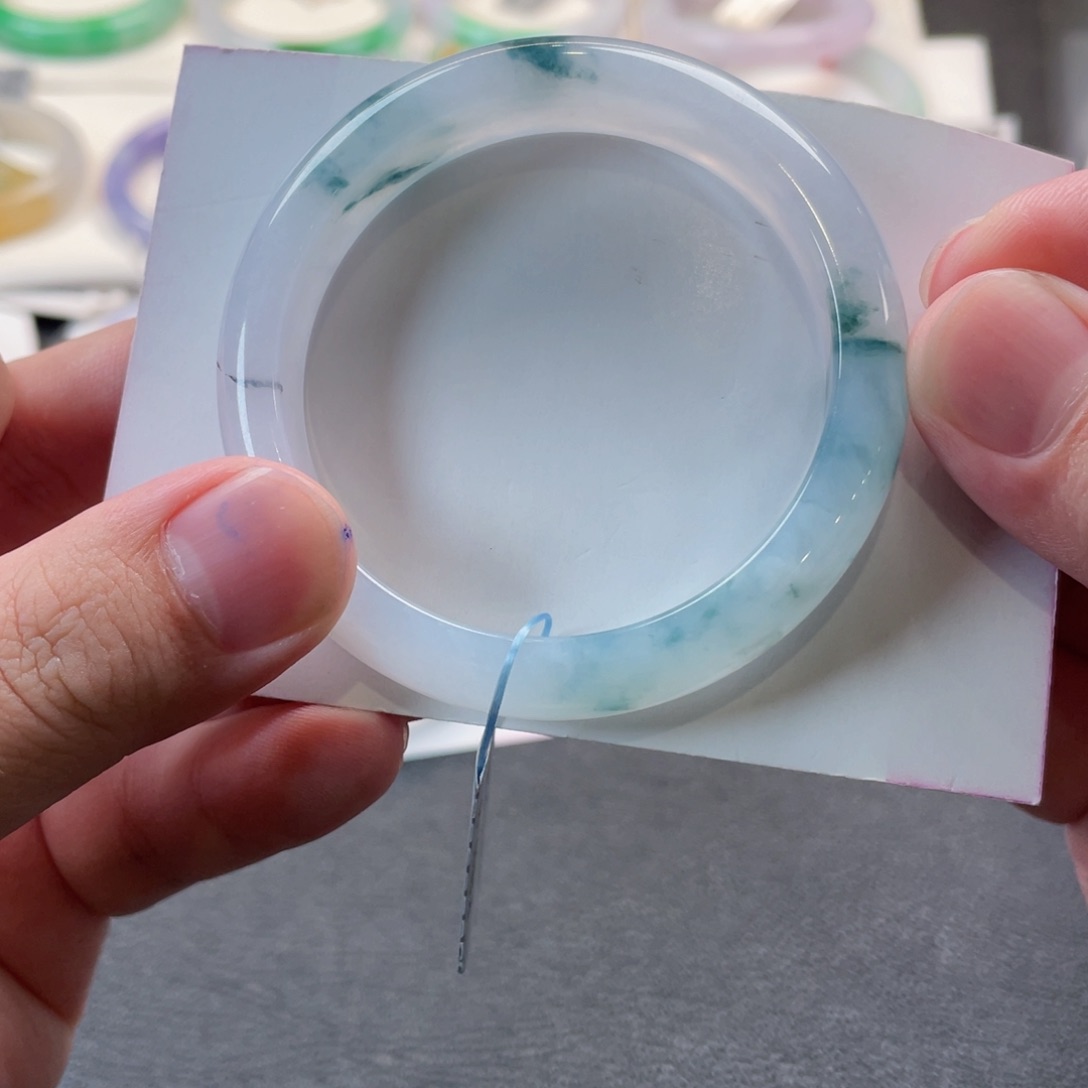 翡翠手镯未镶嵌54正圈 有瑕