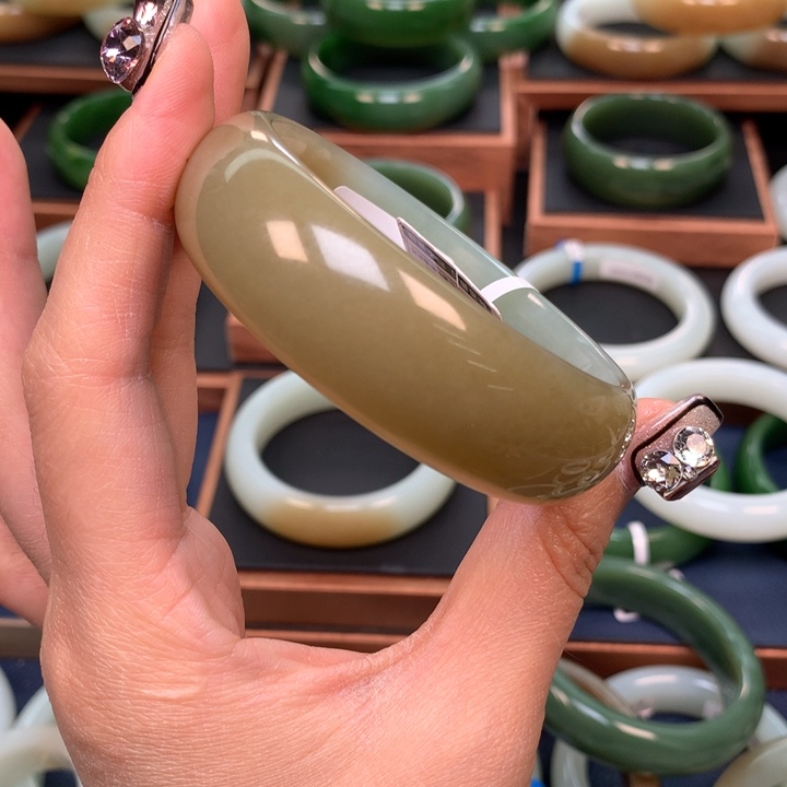 和田玉手镯5758圈口未镶嵌