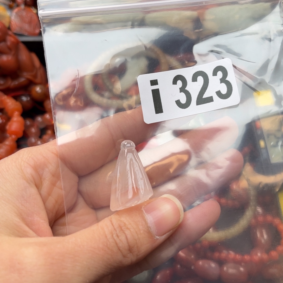 南红玛瑙未镶嵌珠宝奇石