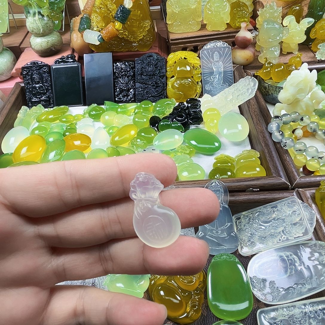 岫玉未镶嵌吊坠(不含链)