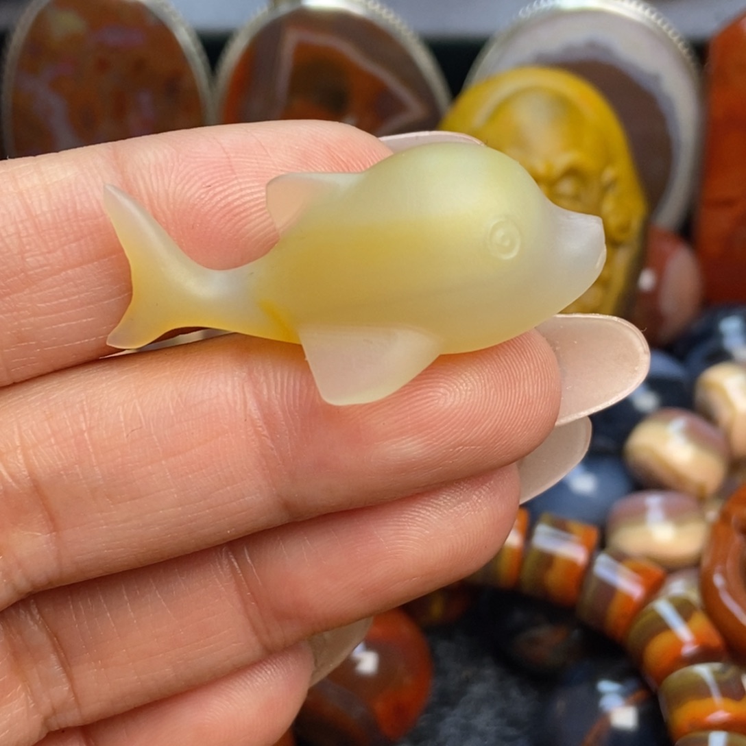 玛瑙/玉髓颈饰未镶嵌战国红