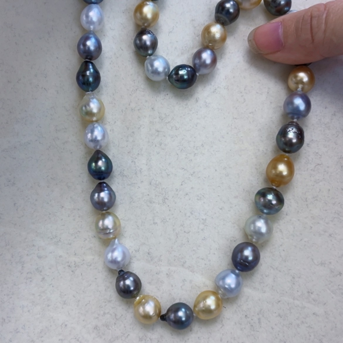 【闪购商品】海水珍珠颈饰未镶嵌大溪地金珠澳白混彩项链